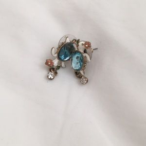 Betsey Johnson Mismatched turtle earrings